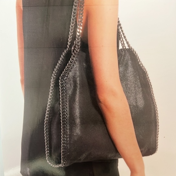 Gorgeous vegan purses 😘💗🤗 Note the cost of Original! - Picture 4 of 5